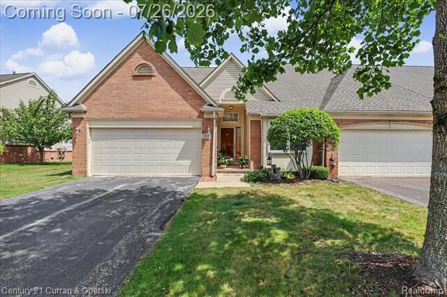 Property Photo: 5517 Elmhurst Drive 27 MI 48183