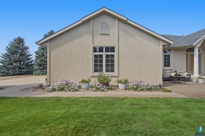 Property Photo: 47588 255th St SD 57055