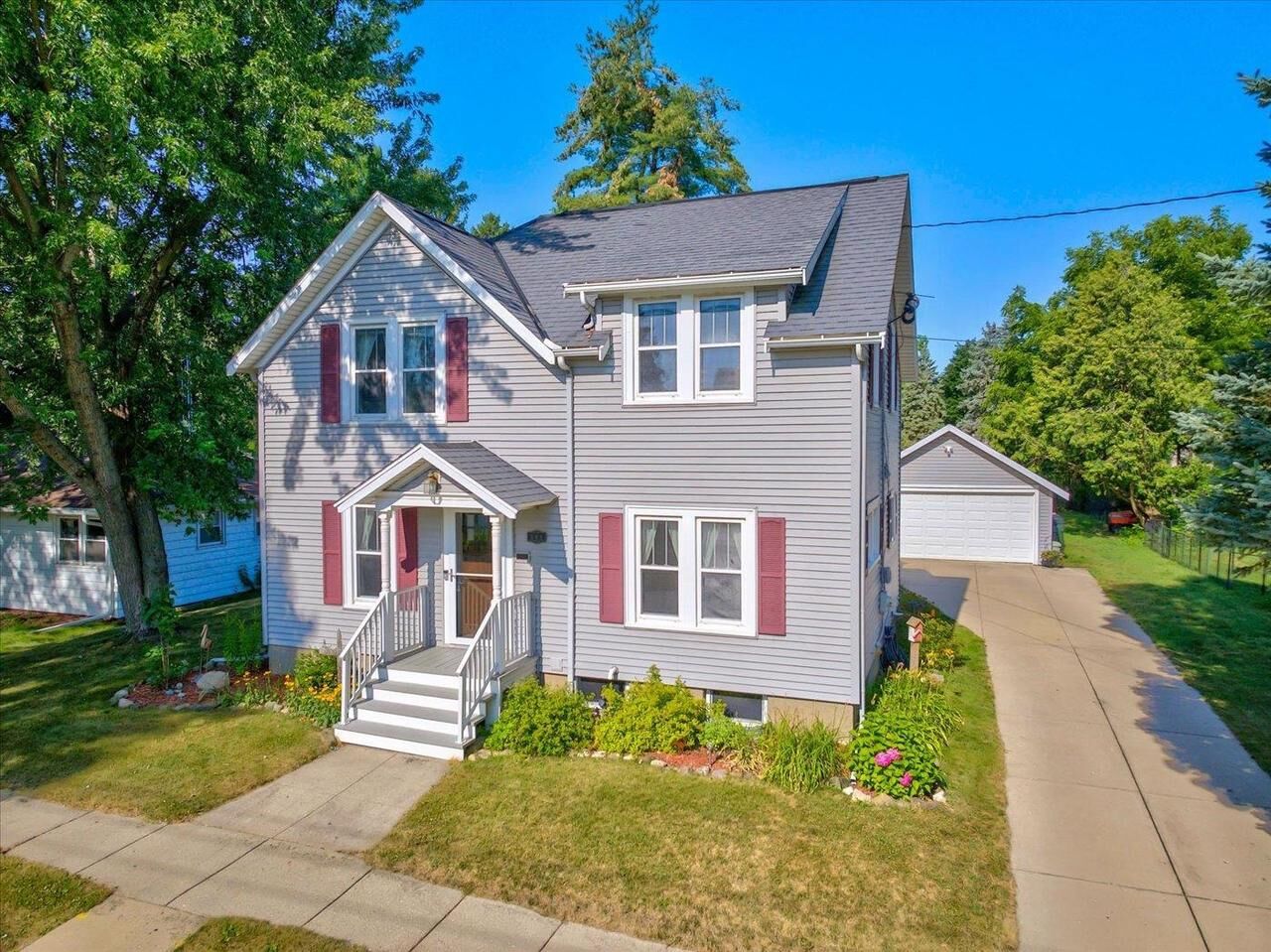 Property Photo:  608 East Street  WI 53538 