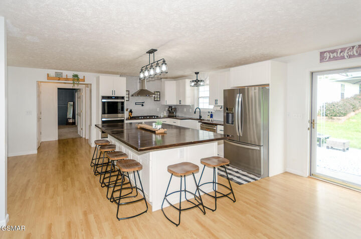 Property Photo: 4580 Lakeshore Drive TN 37708