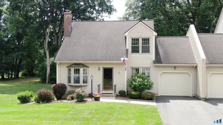 Property Photo:  91 Carriage House 91  CT 06082 