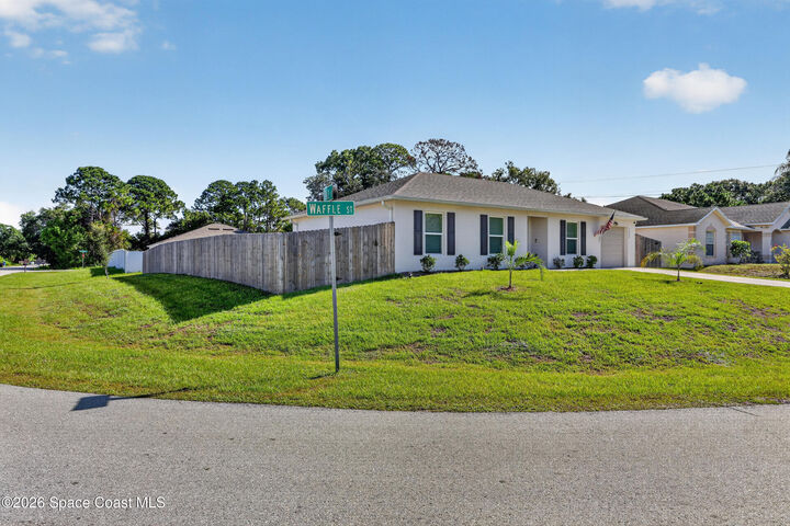 Property Photo:  1207 Waffle Street SE  FL 32909 