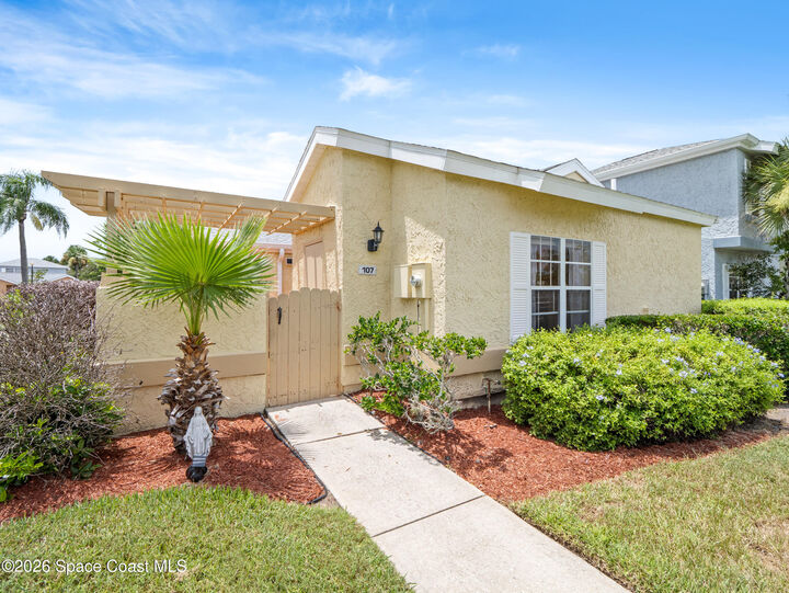 Property Photo:  1445 Malibu Circle NE  FL 32905 