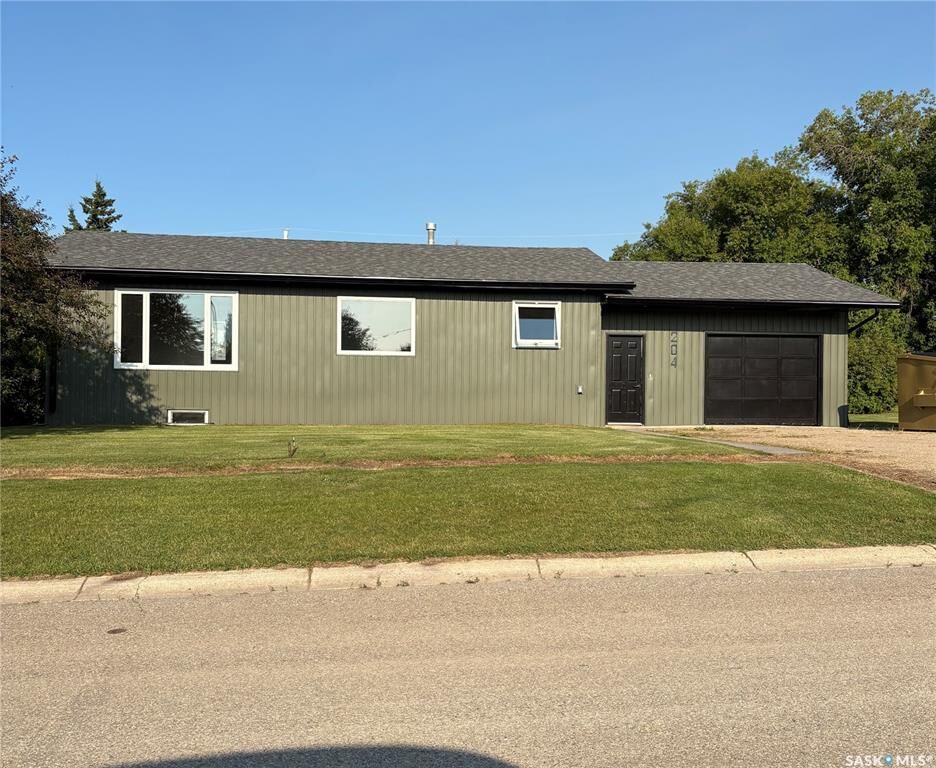 Property Photo:  204 Birch Street  SK S0A 1W0 