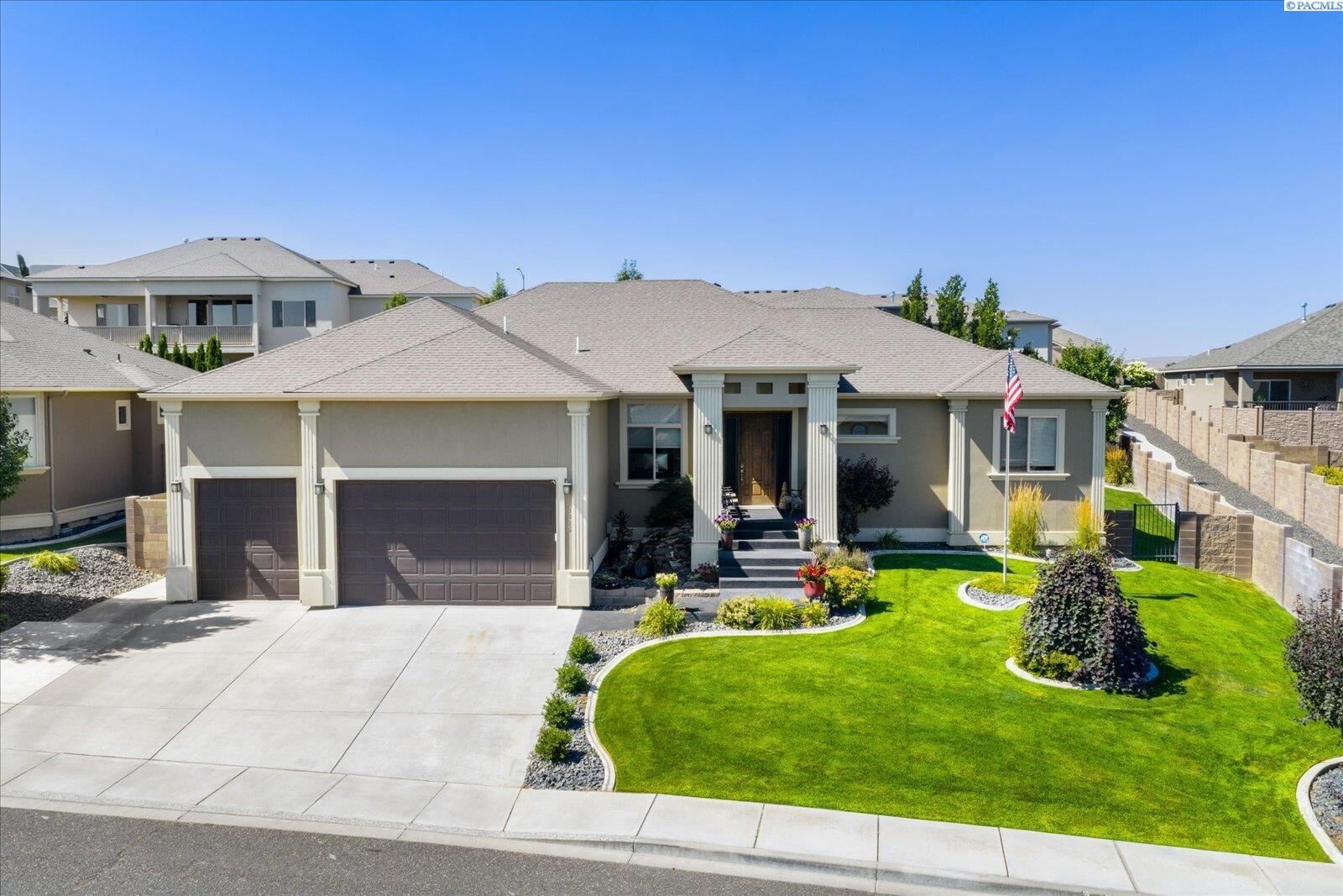 Property Photo: 3815 W 47th Ave WA 99337