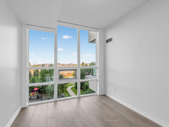 Property Photo:  88 Promenade Circle 408  ON L4J 9A4 