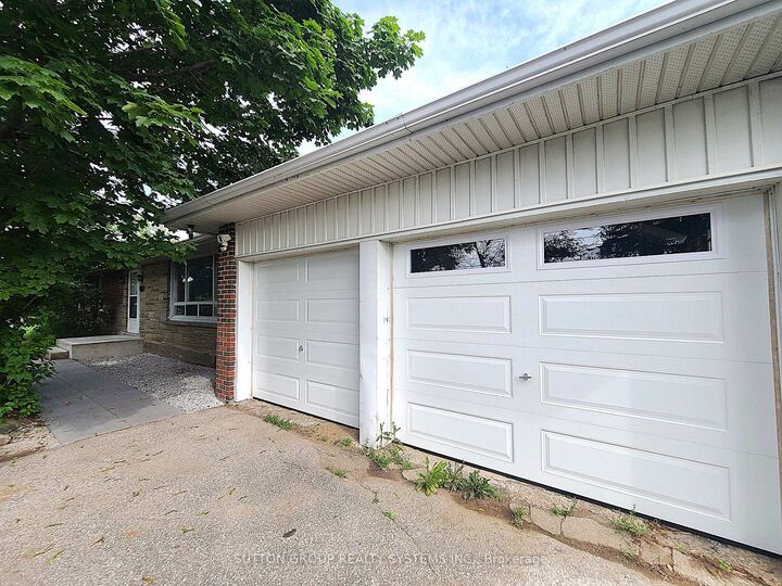 Property Photo:  998 King Road  ON L7B 1K5 