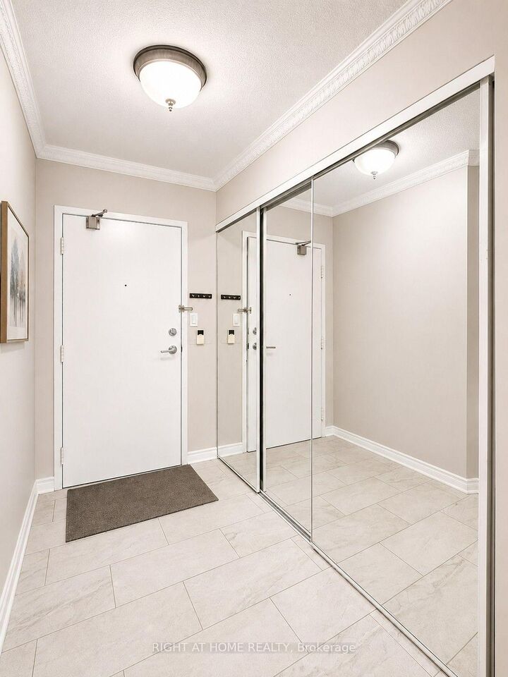 Property Photo: 3605 Kariya Drive 2308 ON L5B 3J4