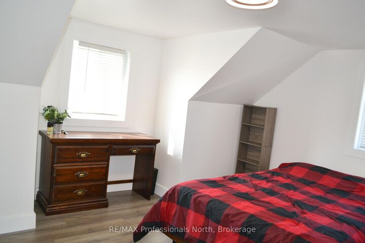 Property Photo:  14 Princess Street  ON P1H 1P2 