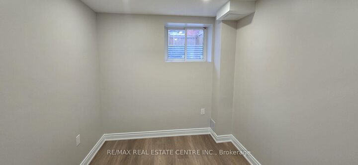 Property Photo:  389-1 Nairn Circle Bsmt.  ON L9T 8A5 