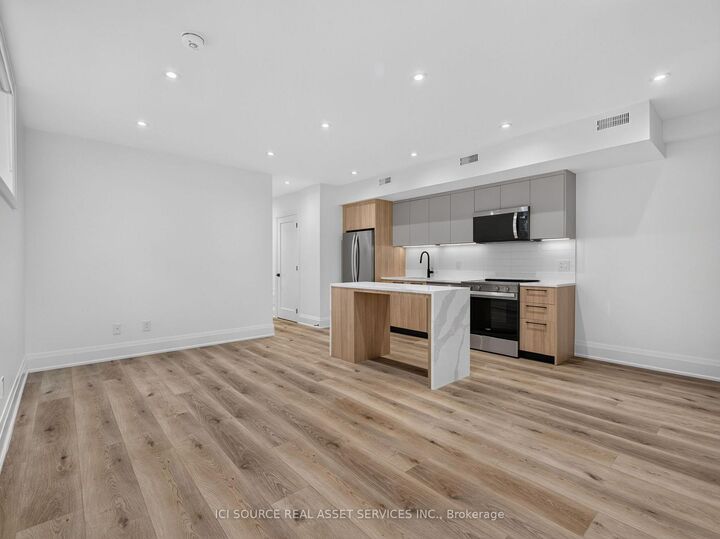 Property Photo:  28 Norcross Road Unit 5  ON M3H 2R4 