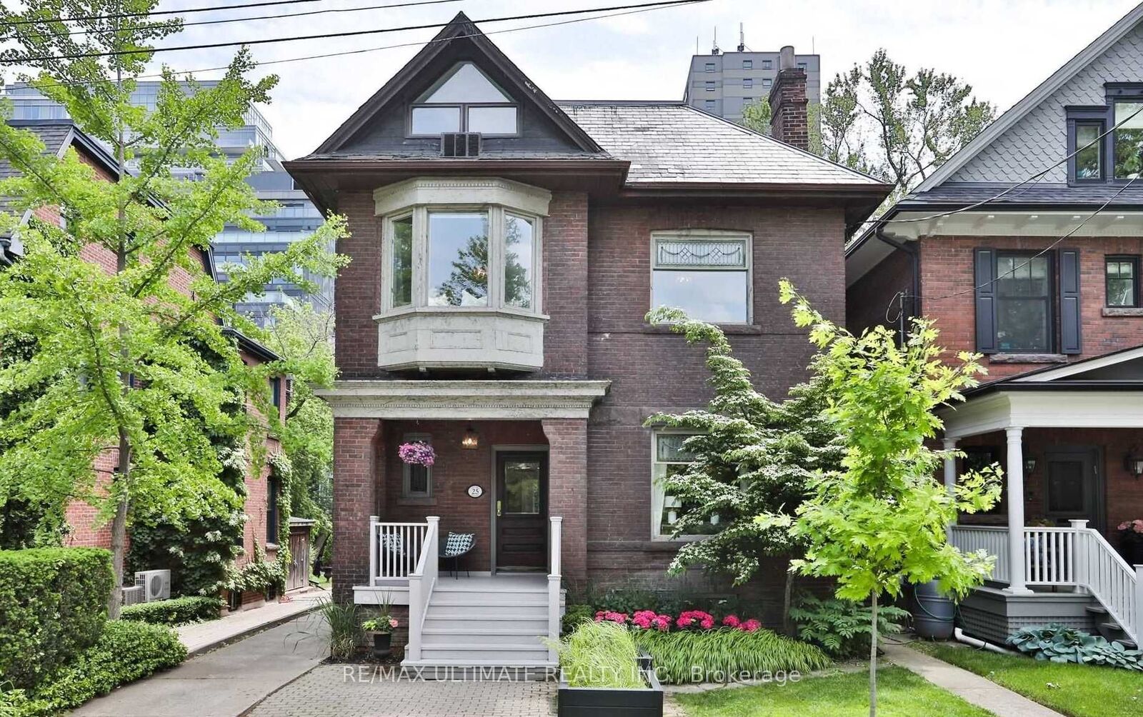 Property Photo:  25 Chicora Avenue  ON M5R 1T7 