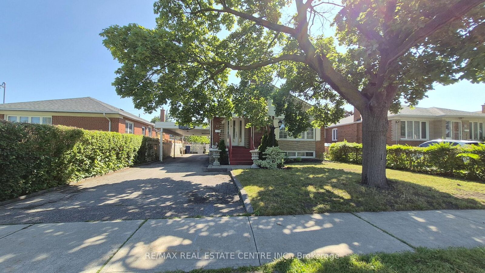 Property Photo:  71 Gunton Drive Upper  ON M9W 3H3 