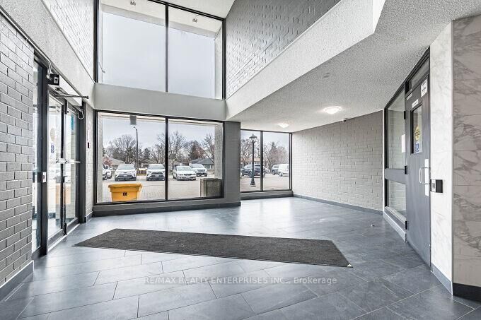 Property Photo:  2001 Bonnymede Drive 119  ON L5J 4H8 