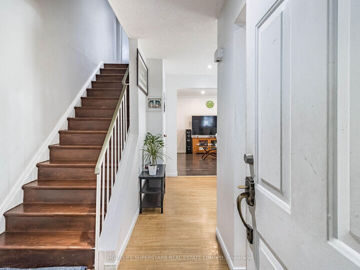 Property Photo: 3 Haley Court ON L6S 1N6