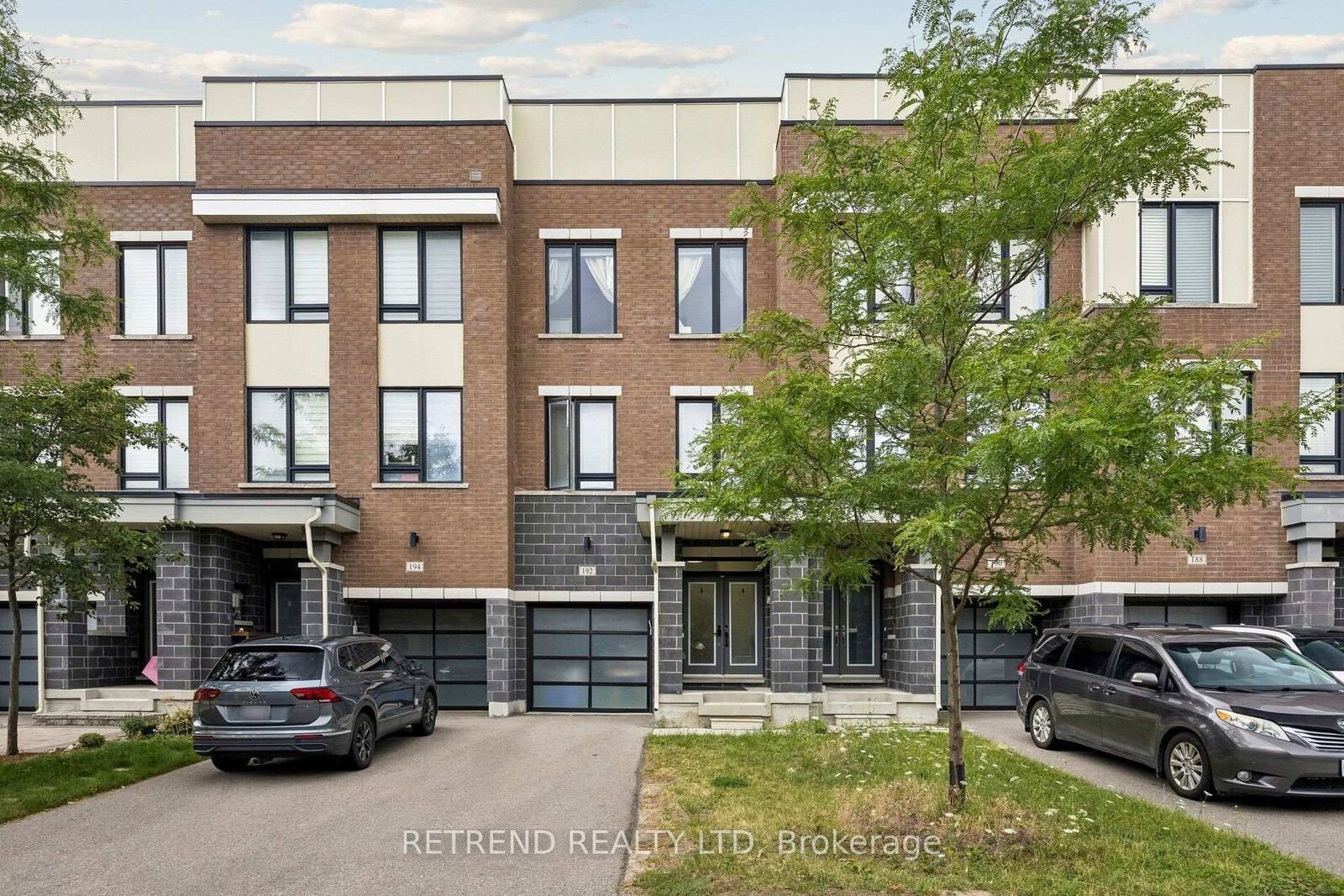 Property Photo:  192 Salterton Circle  ON L6A 4Z2 