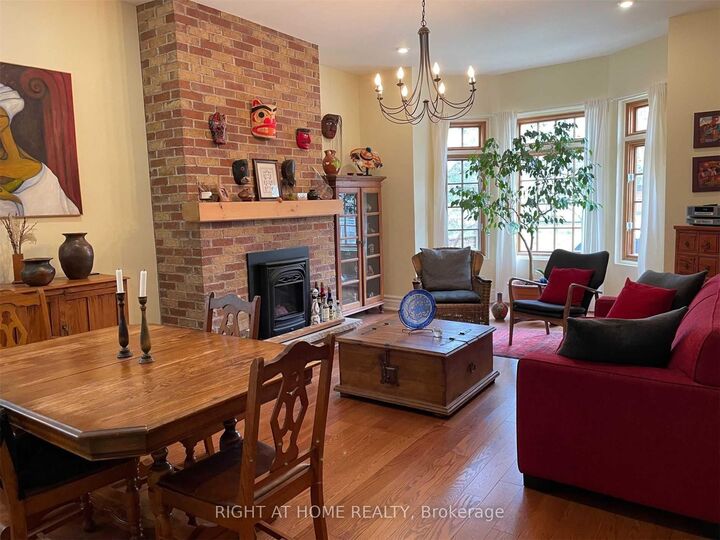 Property Photo:  55 West Lodge Avenue Main  ON M6K 2T6 