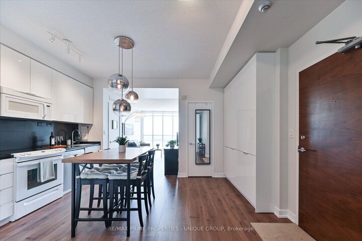 Property Photo: 15 Iceboat Terrace 3508 ON M5V 4A5