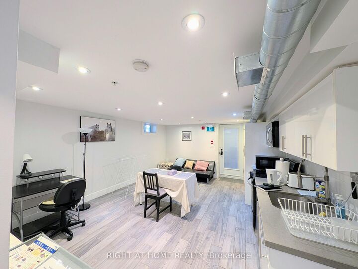 Property Photo:  189 Sheridan Avenue 5  ON M6H 3M5 