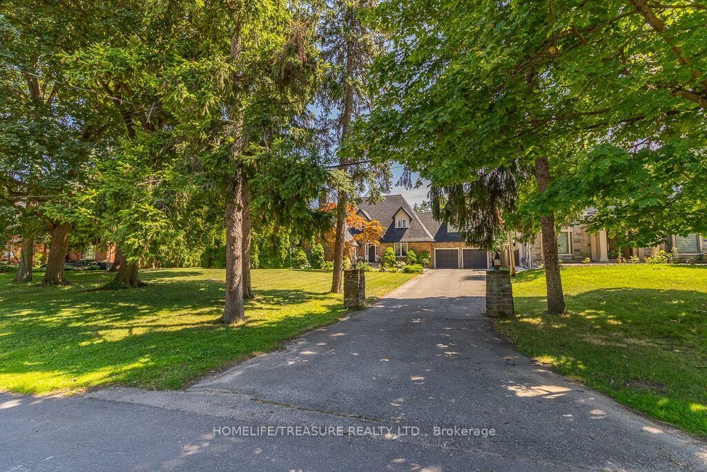 Property Photo: 39 Yorkleigh Avenue ON M9P 1Y3