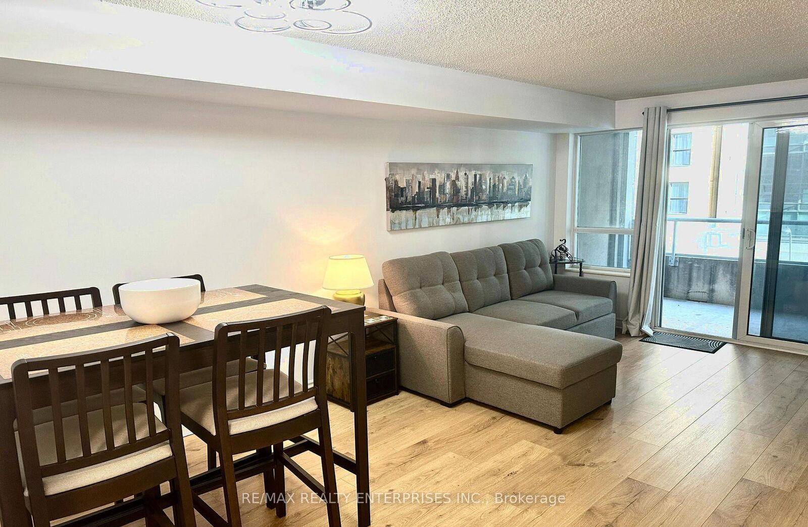 Property Photo:  270 Wellington Street W 409  ON M5V 3P5 
