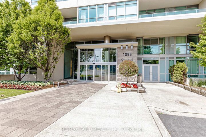 Property Photo:  1055 Southdown Road 313  ON L5J 0A3 