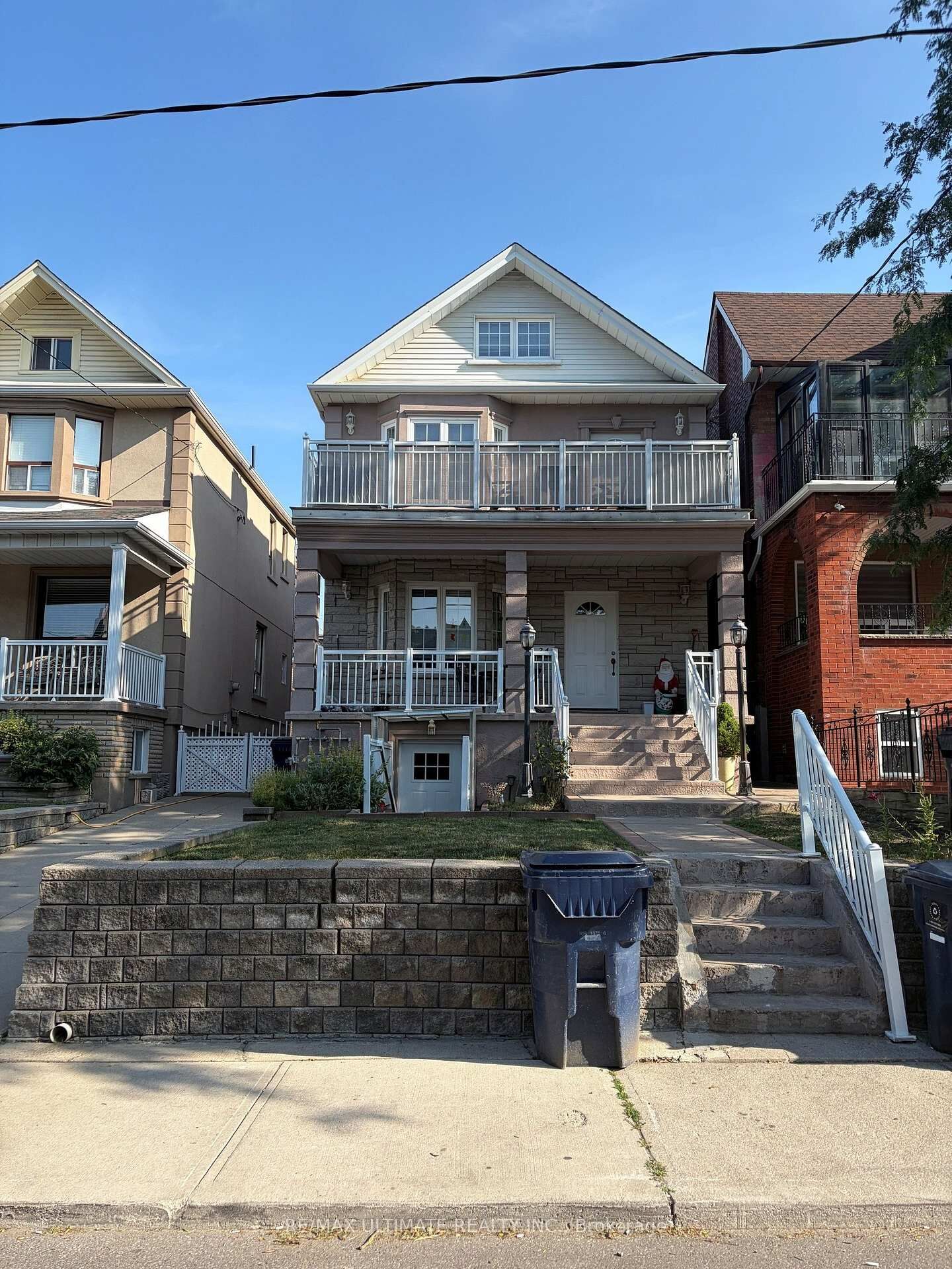 Property Photo:  34 Peterborough Avenue Bsmt  ON M6H 2K7 