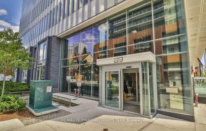 Property Photo:  89 McGill Street 2201  ON M5B 1H5 