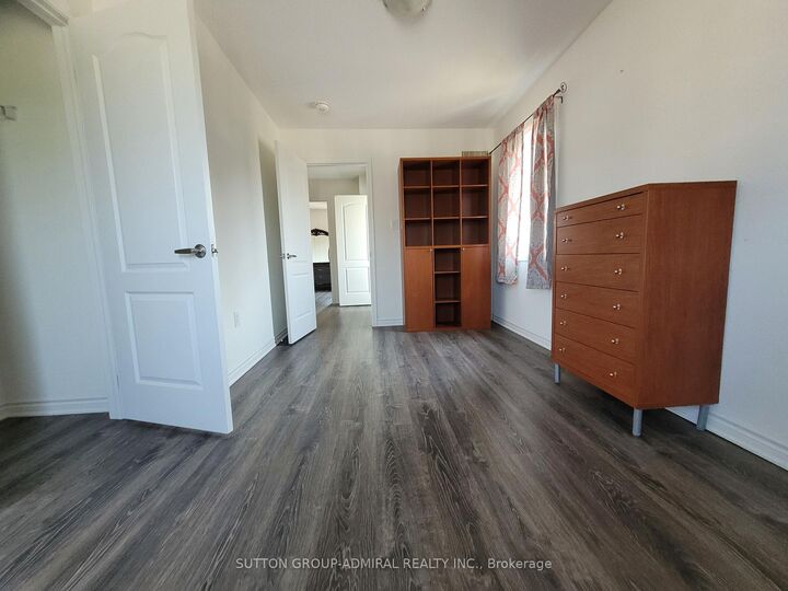 Property Photo:  104 Village Gate Drive  ON L9Z 0J7 