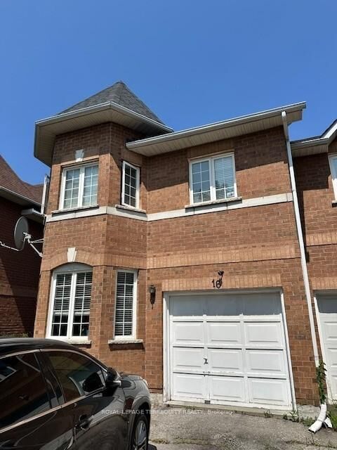 Property Photo:  16 Royal Chapin Crescent  ON L4S 1Z9 