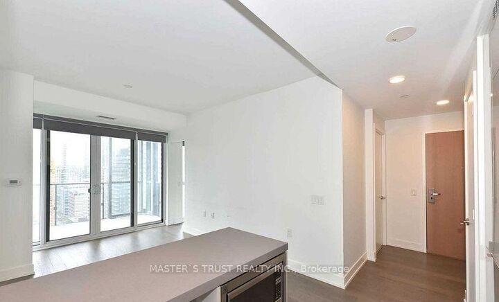 Property Photo:  7 Grenville Street W 5203  ON M4Y 0E9 