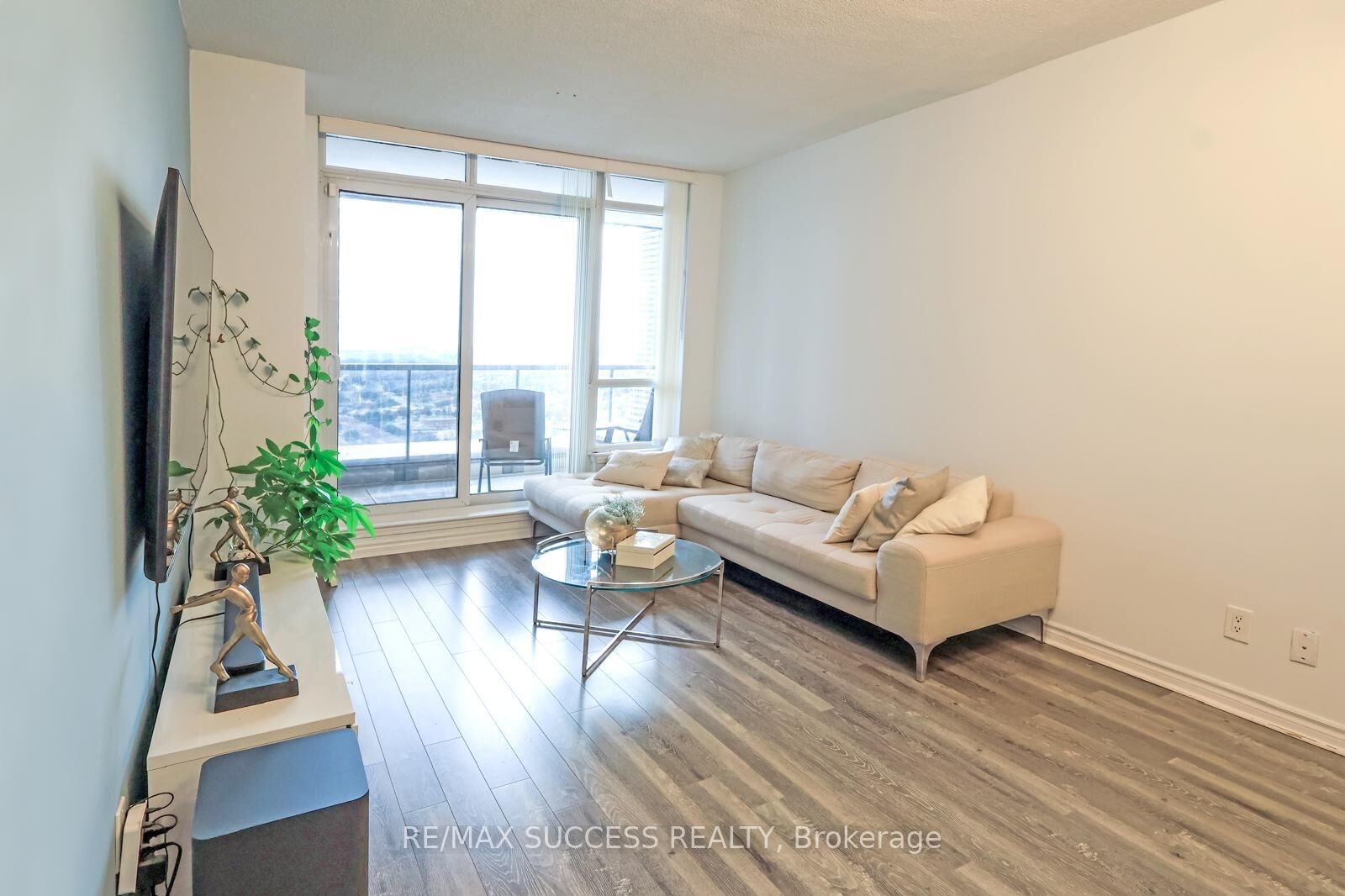 Property Photo:  4090 Living Arts Drive 2603  ON L5B 4M8 