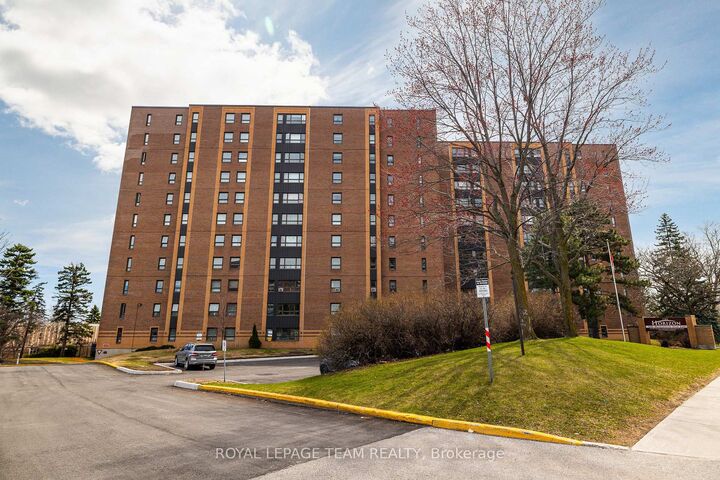Property Photo:  1356 Meadowlands Drive E 705  ON K2E 6K6 