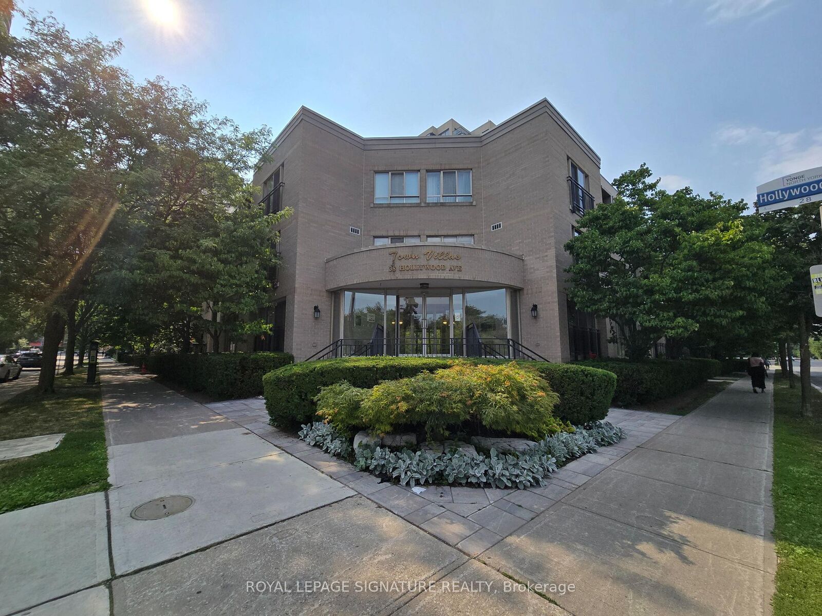 Property Photo:  38 Hollywood Avenue 317  ON M2N 6R6 