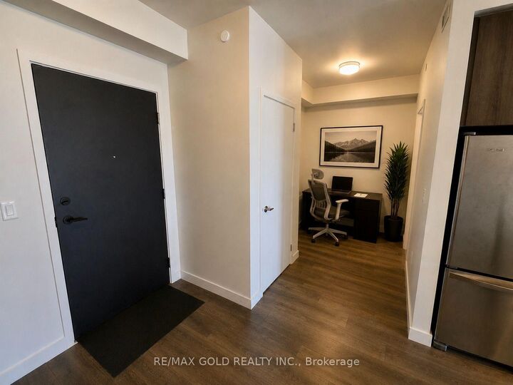 Property Photo:  210 Sabina Drive 218  ON L6H 7C3 