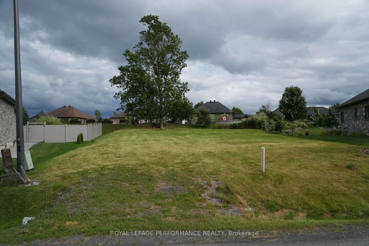 13 Matthew Kieran Crescent — photo 1