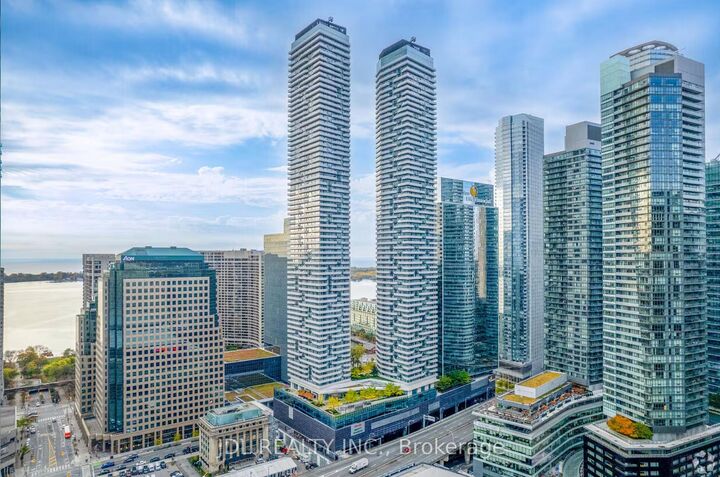 Property Photo:  88 Harbour Street 1705  ON M5J 0C3 