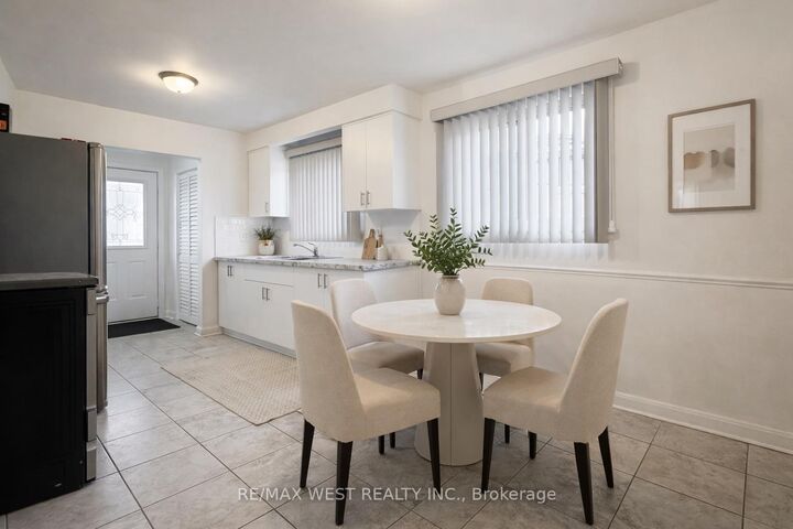 Property Photo:  25 Bimini Crescent  ON M3N 1S1 