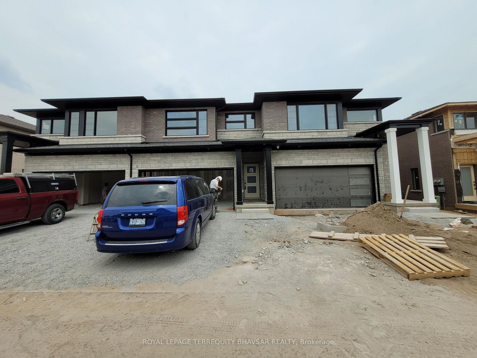 Property Photo:  4552 Portage Road 8  ON L2E 6A8 