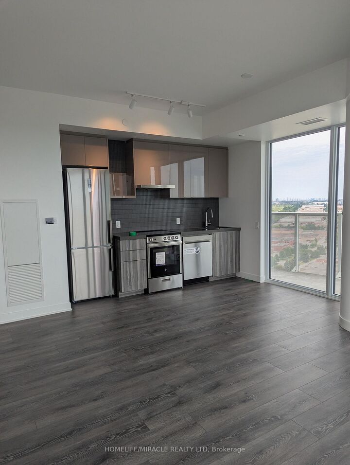 Property Photo:  10 Flavelle Trail 2104  ON L4L 0M9 