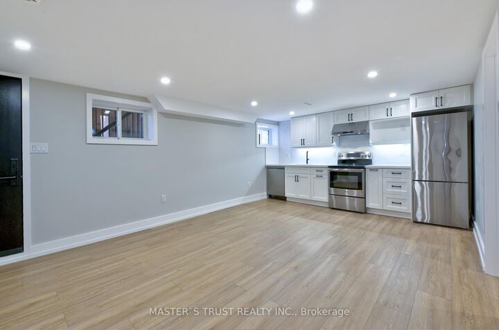 Property Photo:  28 Florence Drive Unit 2  ON L6K 1V6 