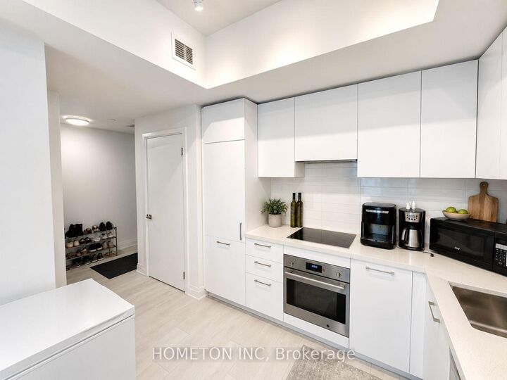 33 Frederick Todd Way 817 — photo 1