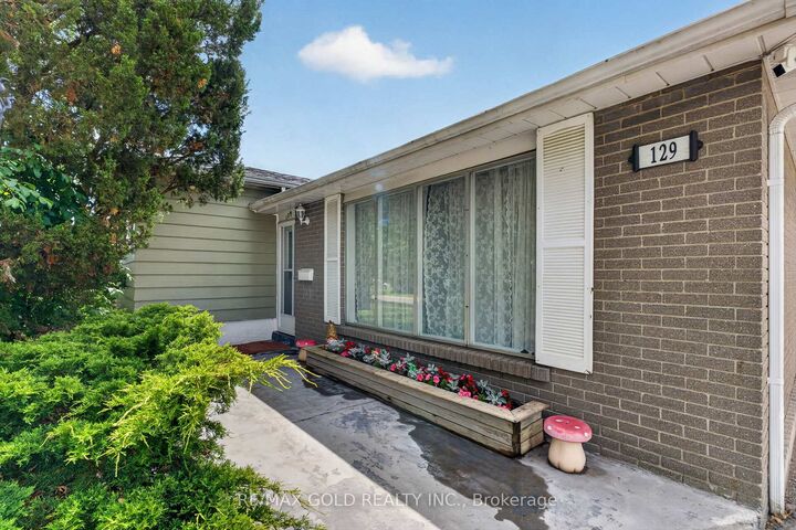 Property Photo:  129 Folkstone Crescent  ON L6T 3M6 