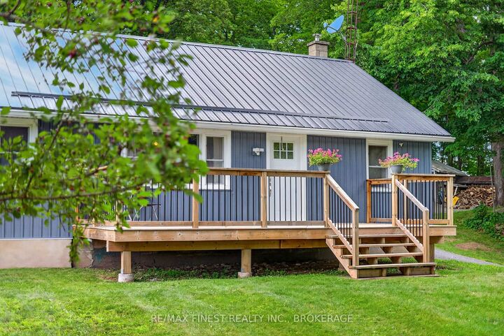 Property Photo: 6213 Perth Road ON K0H 2L0