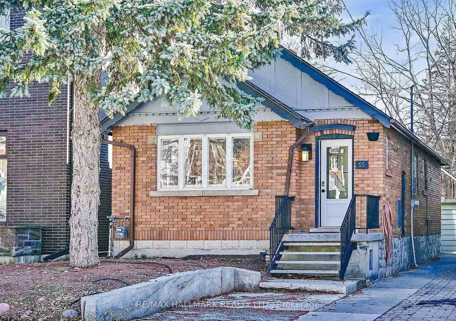 Property Photo:  55 Banff Road  ON M4S 2V6 