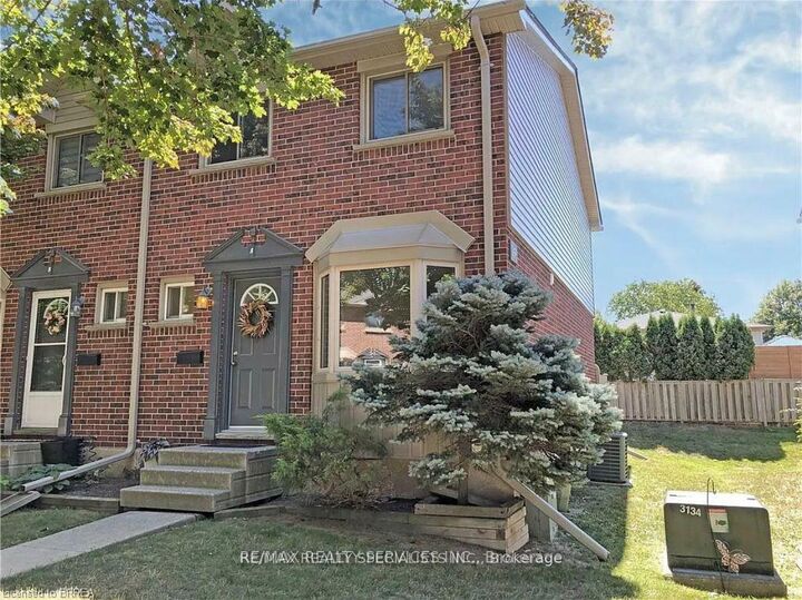 Property Photo: 159 Brantwood Park Road 159A ON N3P 1Y1
