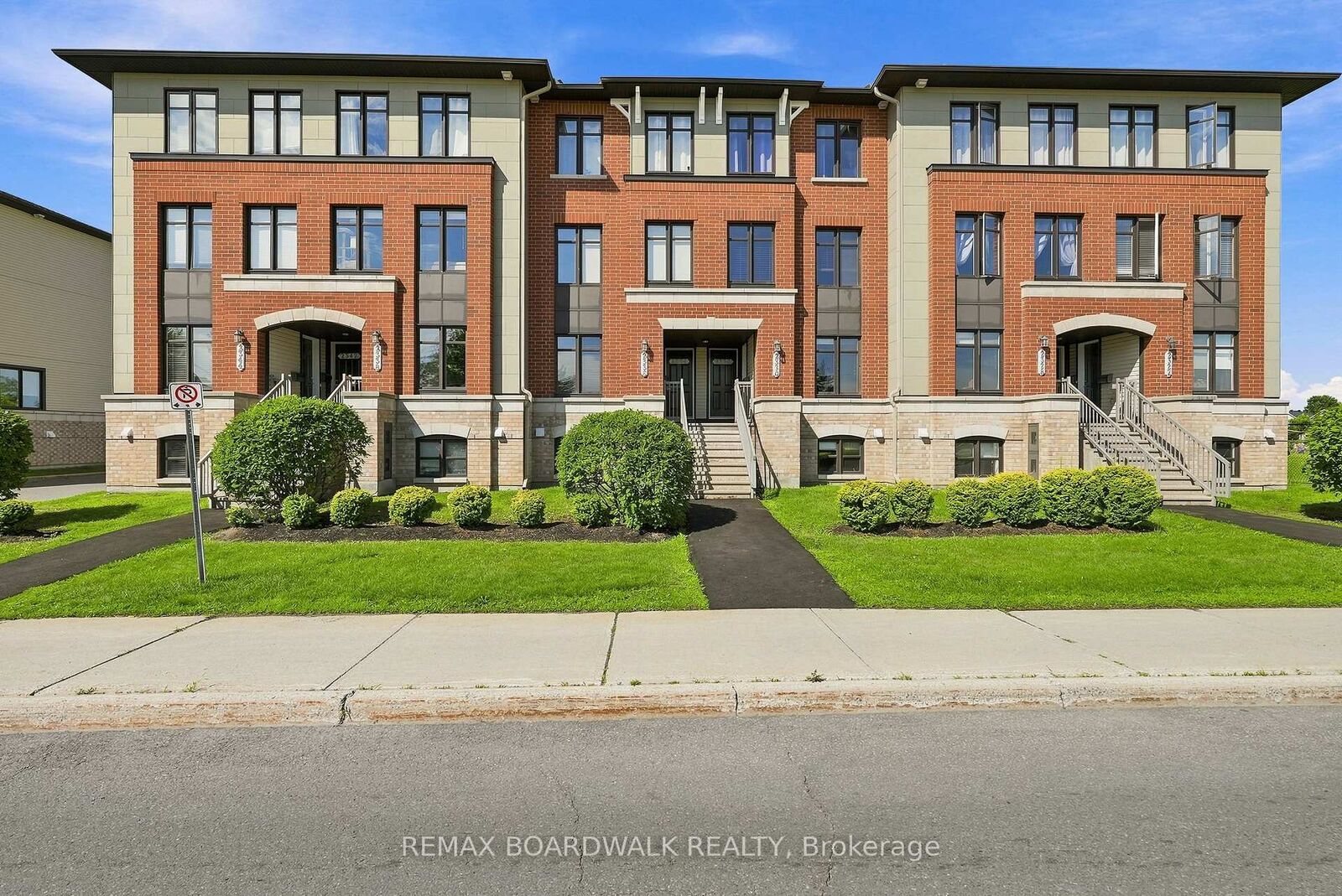 Property Photo: 2330 Esprit Drive ON K4A 0T5