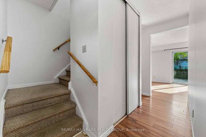 Property Photo:  193 Pickford Drive  ON K2L 2C5 