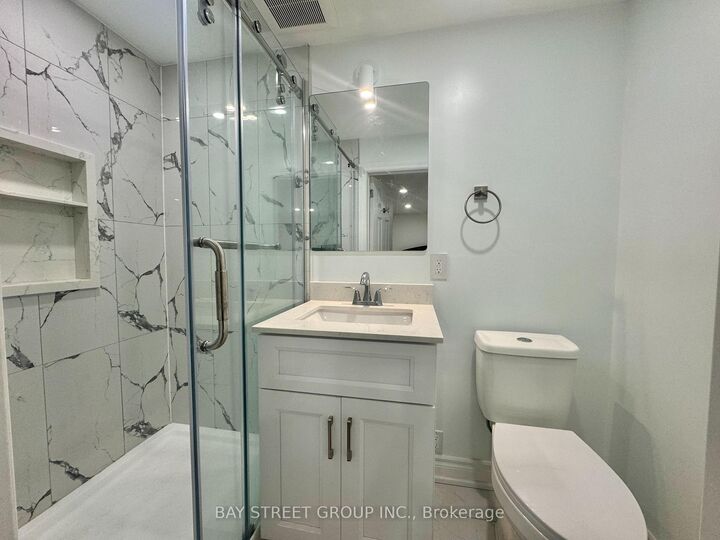Property Photo:  8 Queensgate Court One Bed In W/O Basement  ON L3R 8L5 