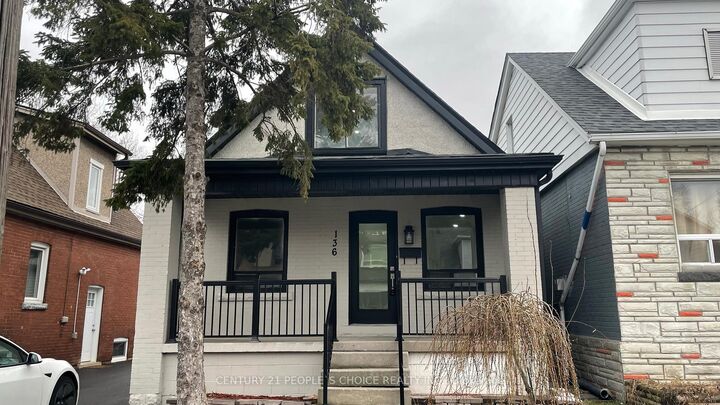 Property Photo:  136 Edgemont Street N  ON L8H 4E1 